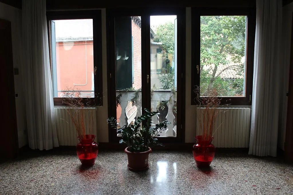 Bed and Breakfast Domus Orsoni Венеция