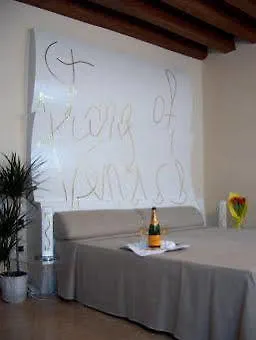 Domus Orsoni Bed & Breakfast Venice Italy